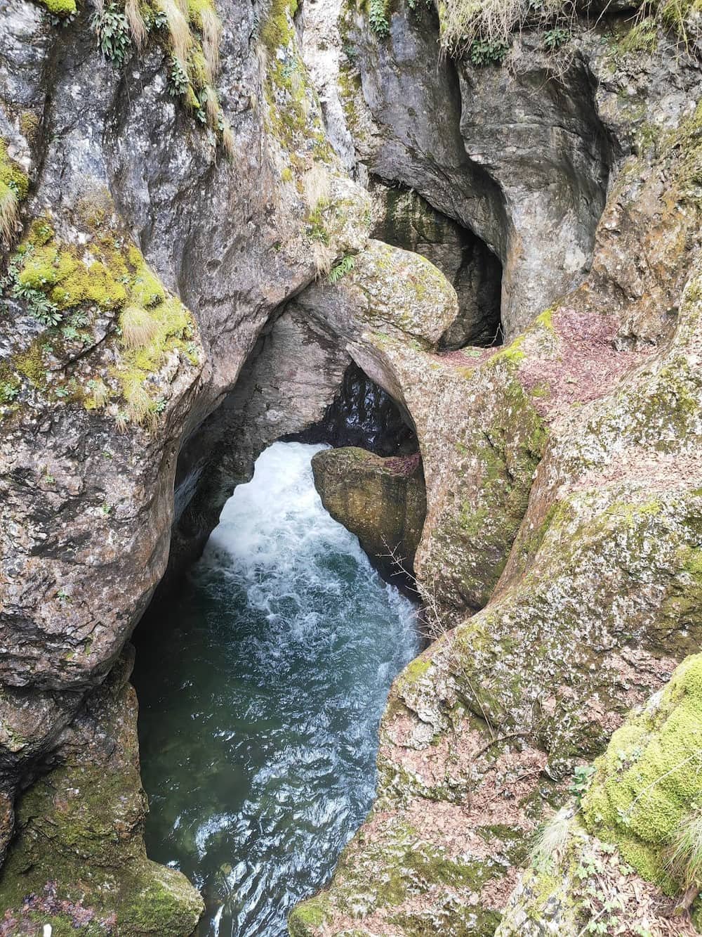 Devil's Throat Cave