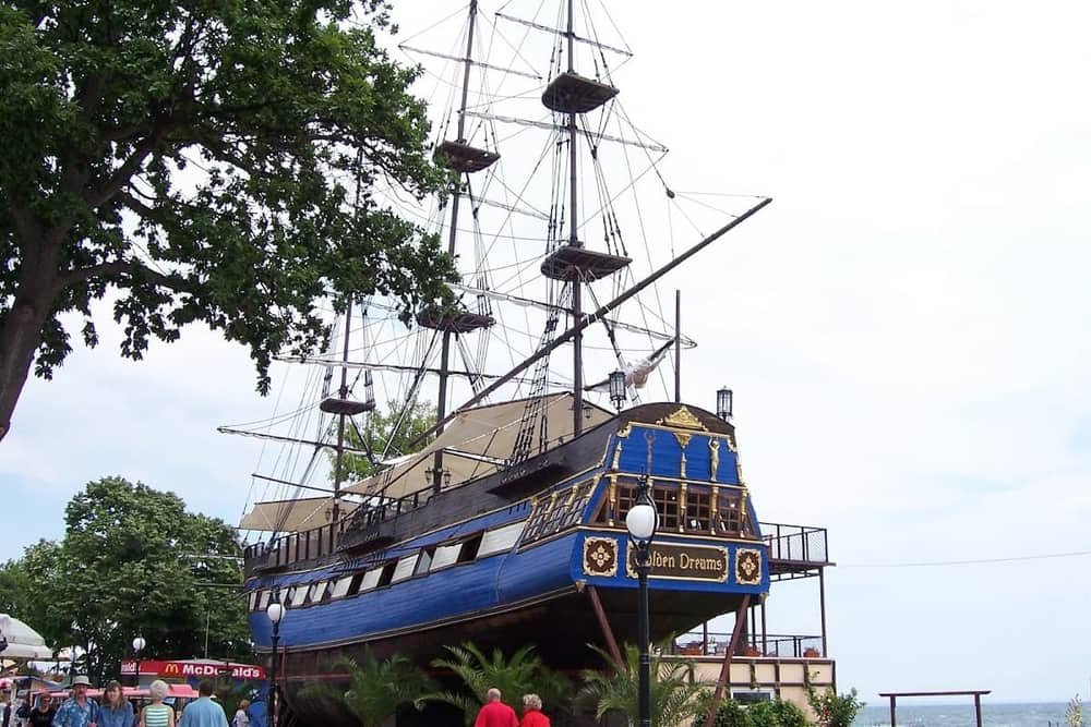 Golden Sands — Golden Dreams Boat