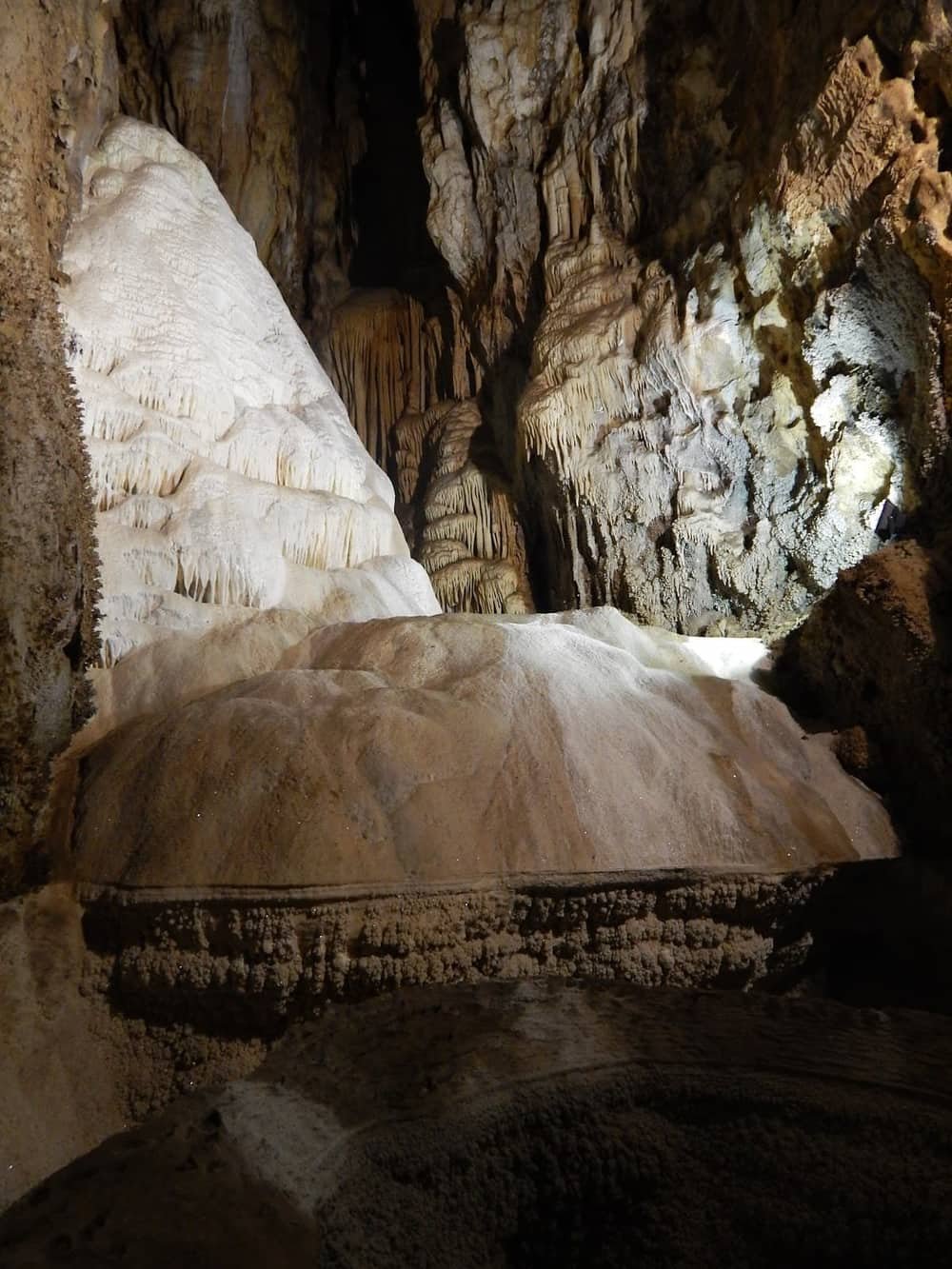 Uhlovitsa Cave