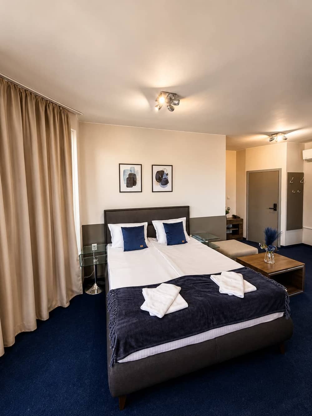 Family Hotel Opera Plaza — 2