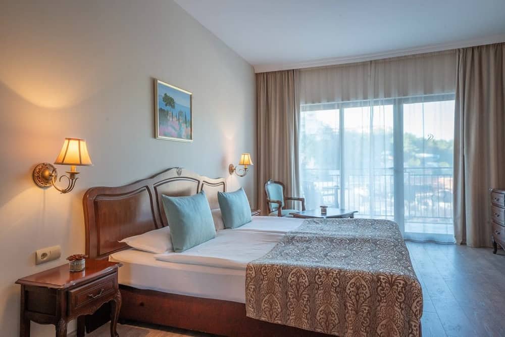 GRIFID Hotel Bolero — 2