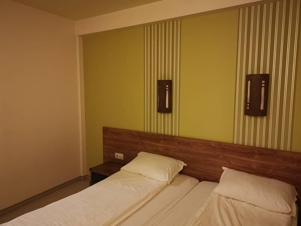 Hotel Seasons — 2