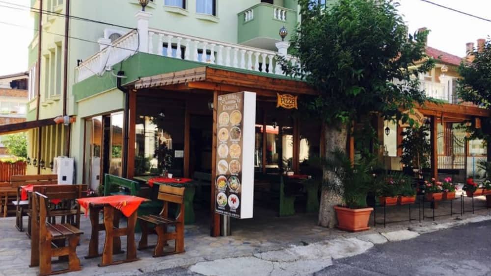 Restaurant “The House Inn” / Restorant “KashtatA”
